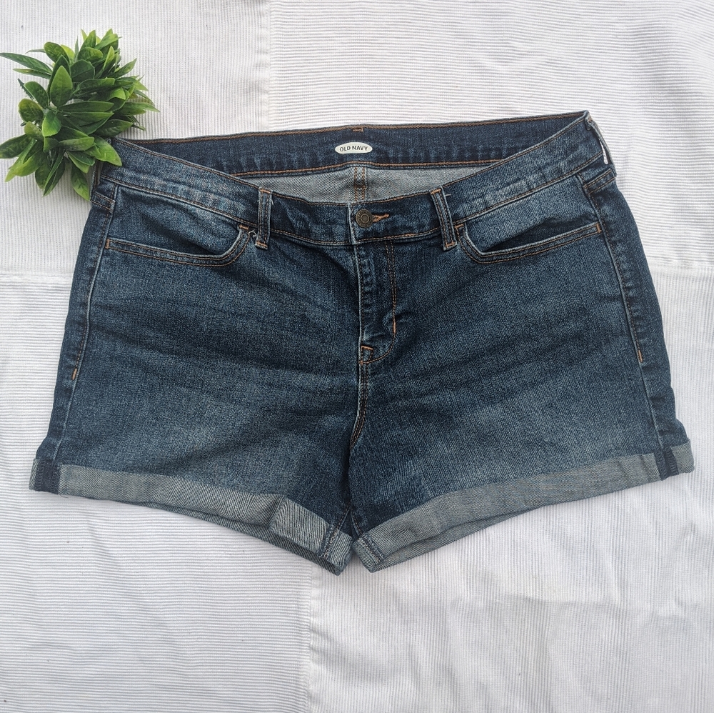Old Navy dark wash rolled hem midi shorts